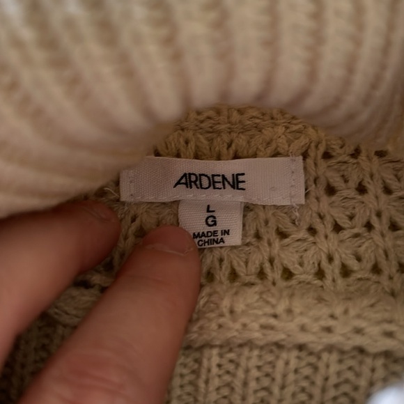 Beige turtle neck - Picture 2 of 2